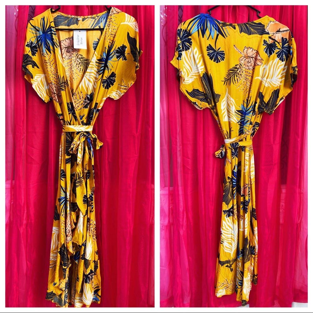 💛 NWT Floral Marigold Wrap Dress 💛